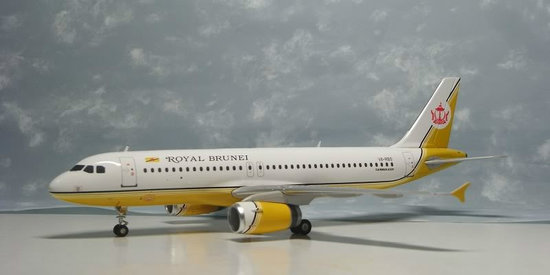 Lietadlo Airbus A320-232 Royal Brunei Airlines "1990s" Colors